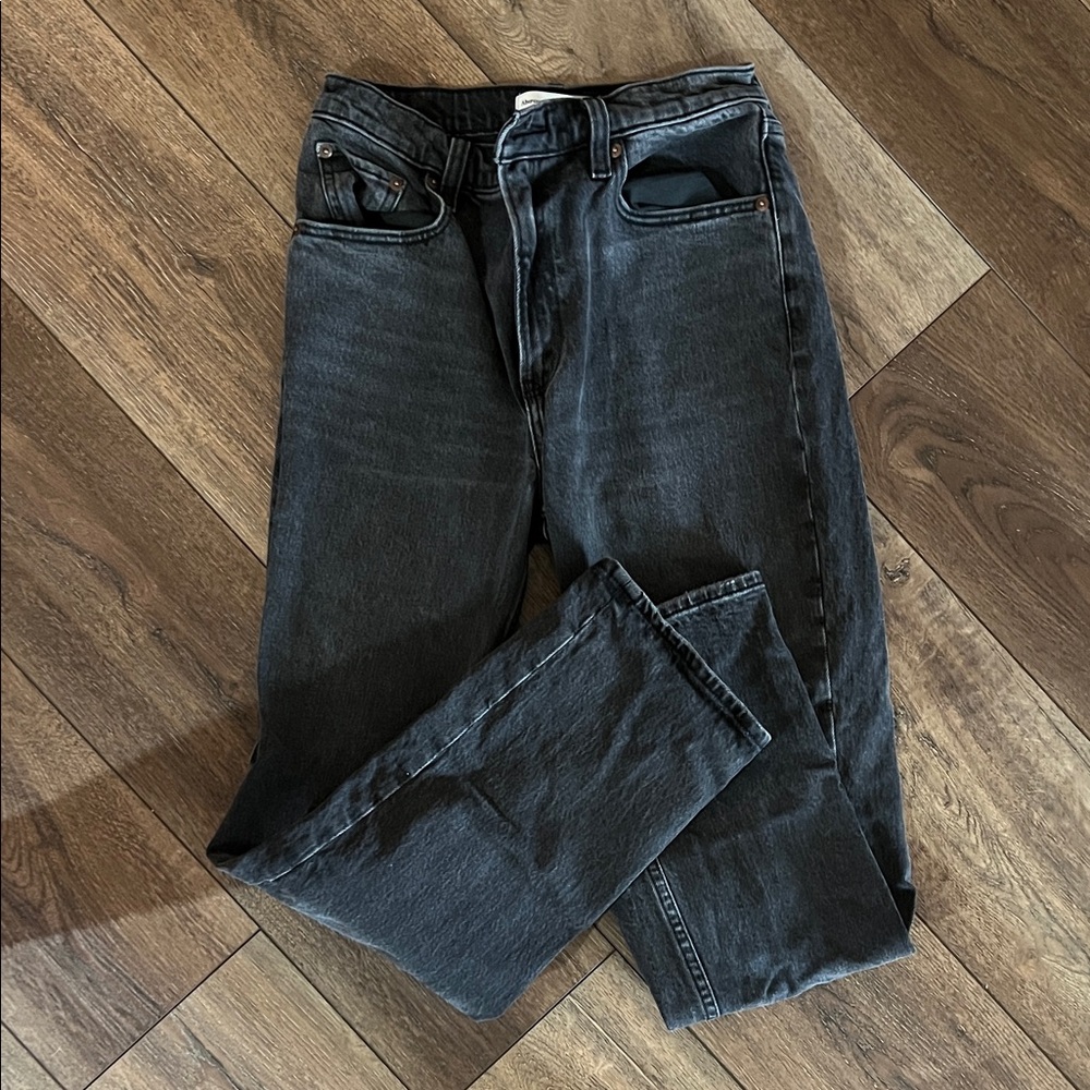 Abercrombie & Fitch 90s Ultra High Rise Straight Leg Jeans
